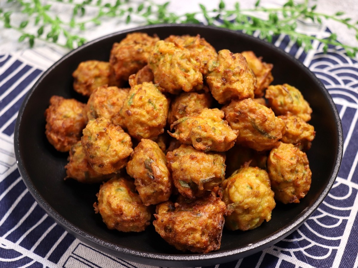 家常萝卜丸子的做法，简单好做，外酥里嫩，一口一个真过瘾