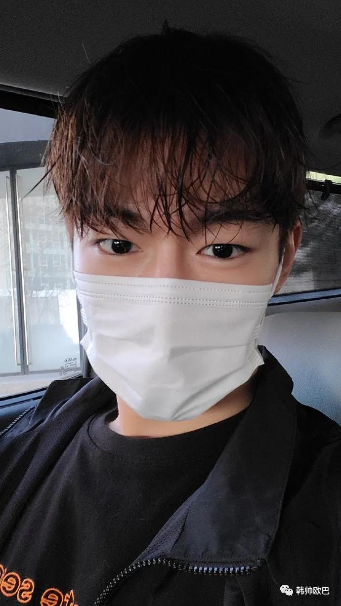这位男团爱豆细长又漂亮的杏仁眼超有魅力