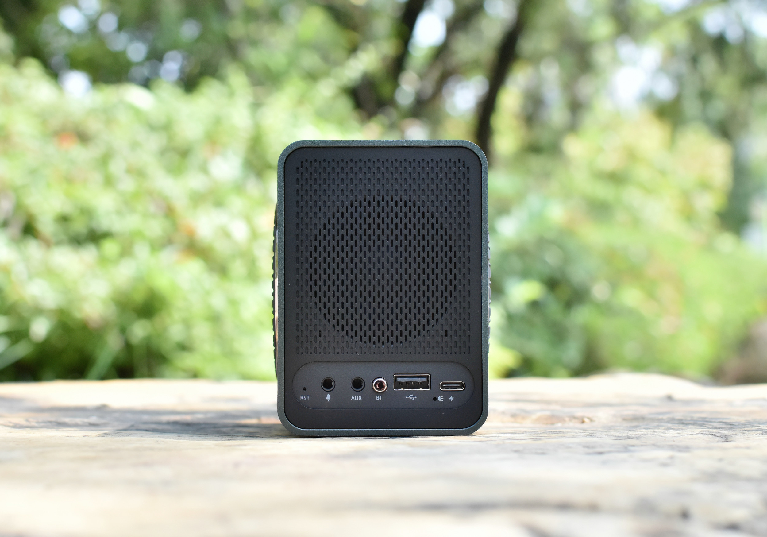 小身材挑战音量上限，可以唱K的艾特铭客金刚6蓝牙音箱体验