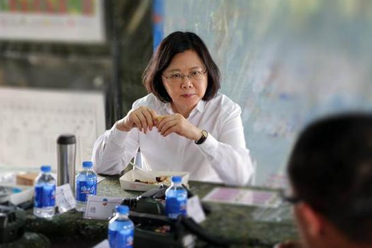 蔡英文再搞�去中�舉措，島內開罰簡體字，罰金高達100萬新台幣