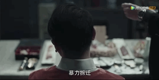 花2000万越狱，50小时再被抓：《扫黑风暴》映射不寒而栗的现实