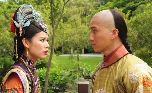 当红男星官宣当爸，恭喜！为赌王千金抛弃原配，浪子回头获幸福
