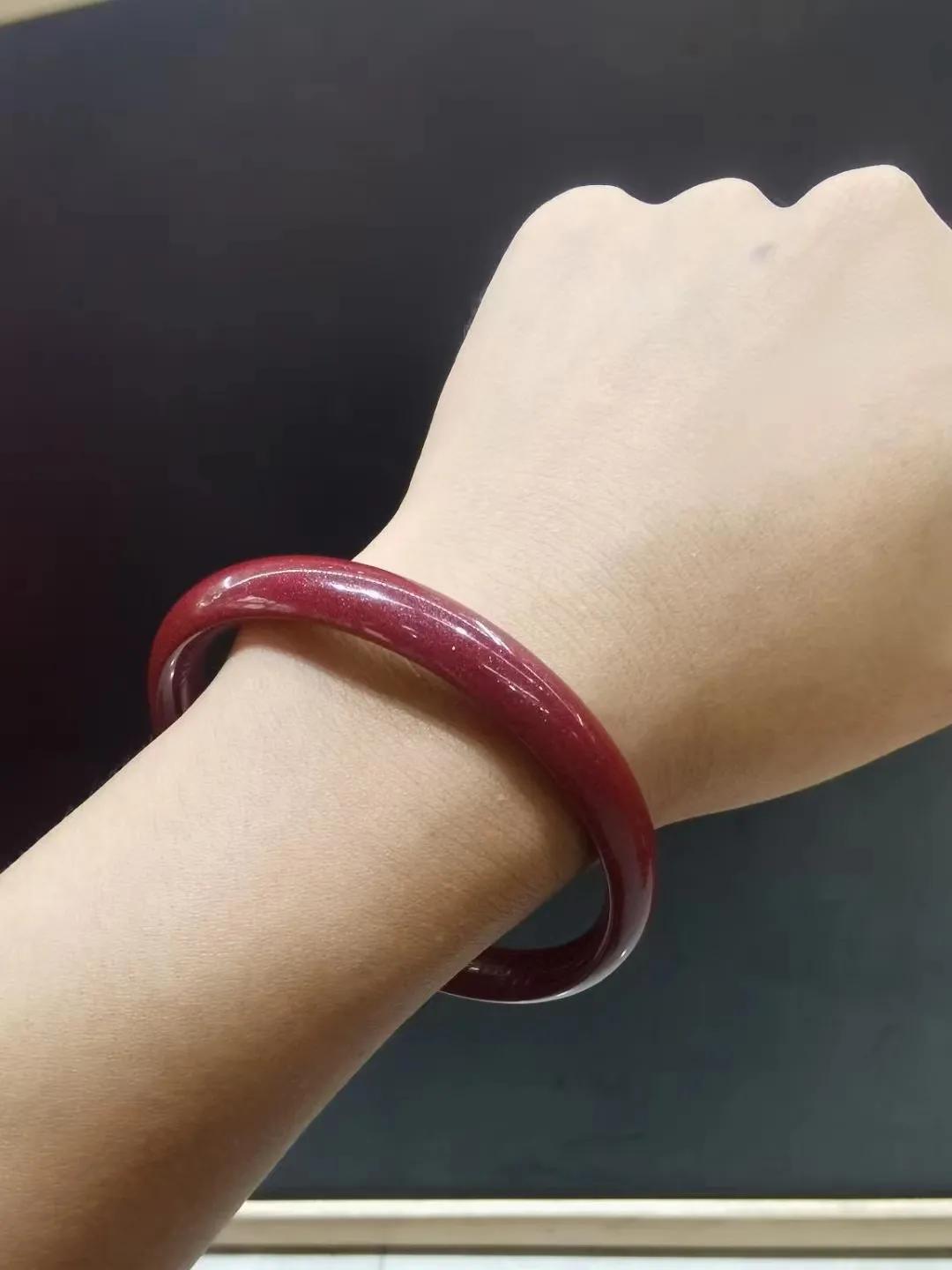 Is it okay to wear a cinnabar bracelet? iNEWS