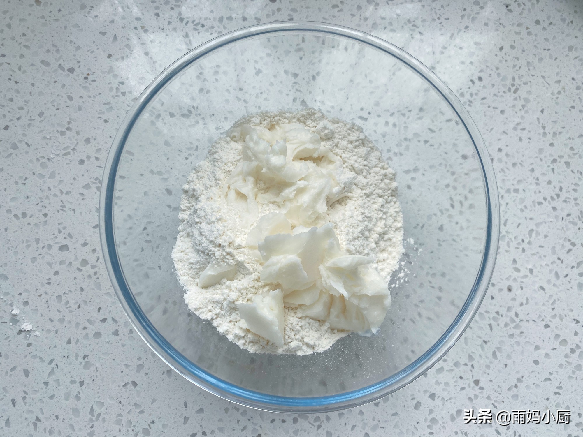 70岁老妈爱吃的绿豆饼，在家就能做，外酥里香又清甜，解暑必备