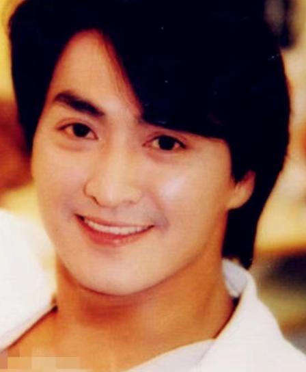 年轻时谁还不是大帅哥？沙溢沈腾不算啥，霍建