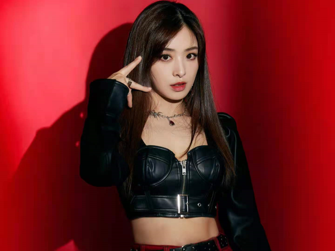 张含韵恋情曝光，在娱乐圈摸爬滚打17年的她，或许远比别人理智