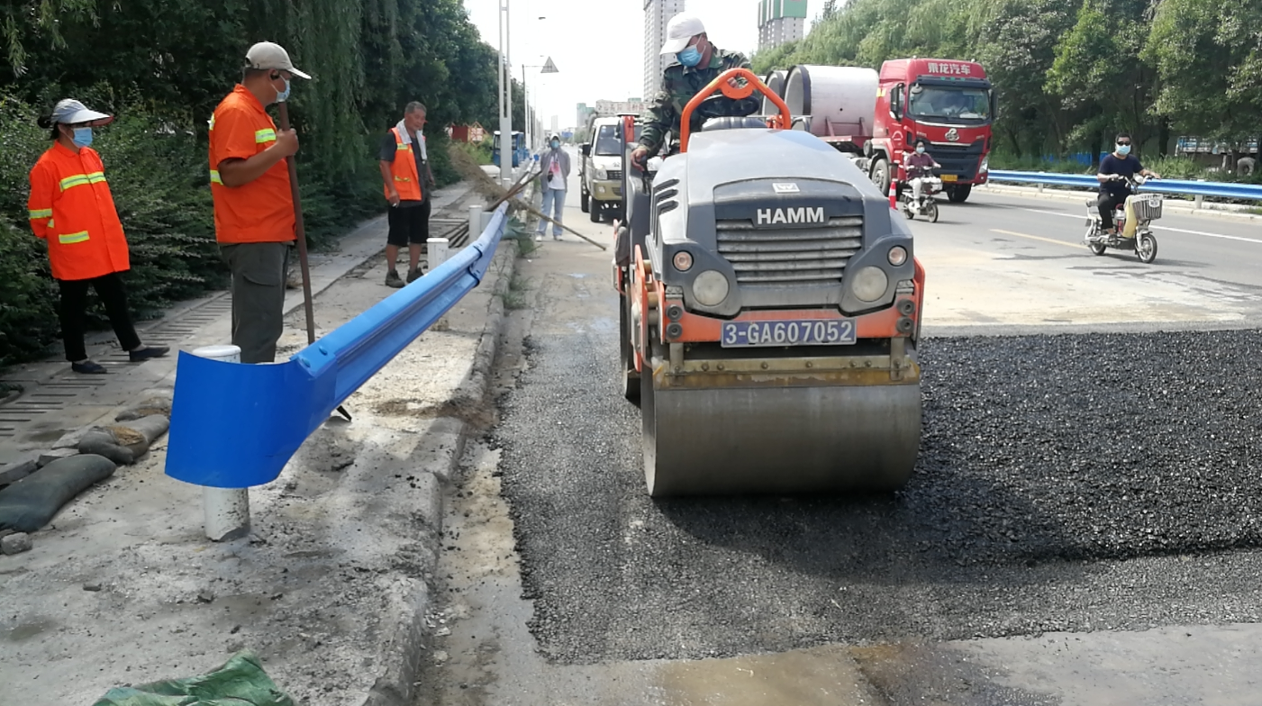 荥阳市交通运输局加快灾后路面修复 改善道路通行环境-大象网