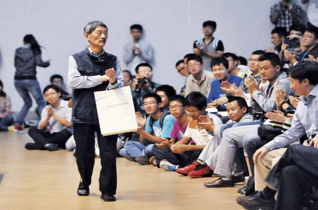 穿布鞋的另类院士李小文：每天喝一斤白酒，发