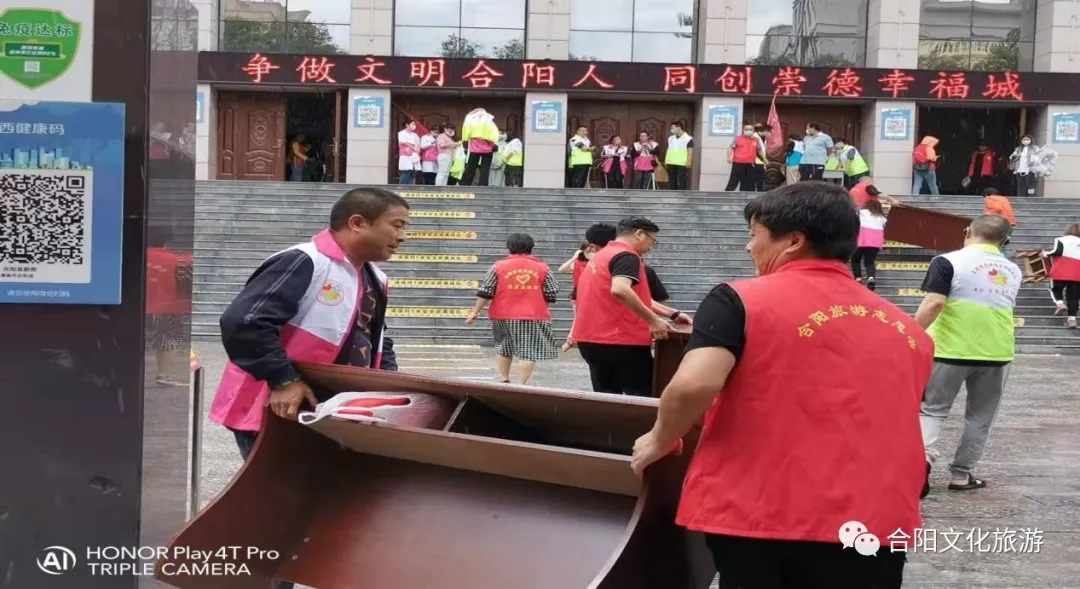 大聚合強黨建 “五色花”志愿者在行動 —泰山社區(qū)輪值主席合陽縣劇院支部“雙創(chuàng)”活動