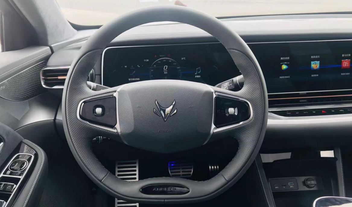 试驾ARCFOX极狐阿尔法S，这是一台可以颠覆认知的电动车