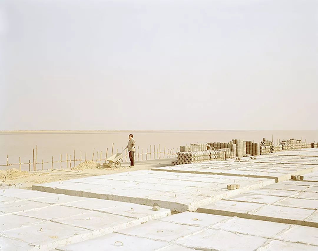 他拍下像蝼蚁一样生活的2000个中国人，没人能平静看完