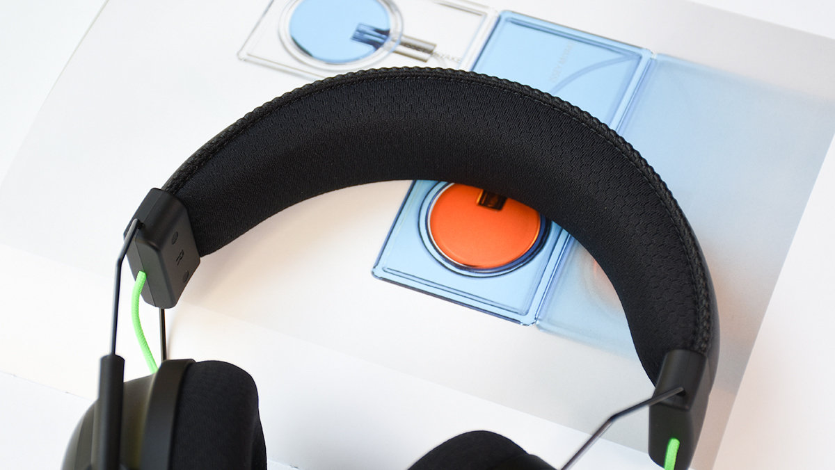 专业游戏党装备公开：雷蛇旋风黑鲨V2头戴式电竞耳机