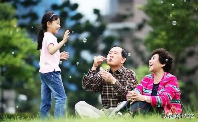 一位老人的心裡話：兒子，你不用常回來看我，我也不去麻煩你