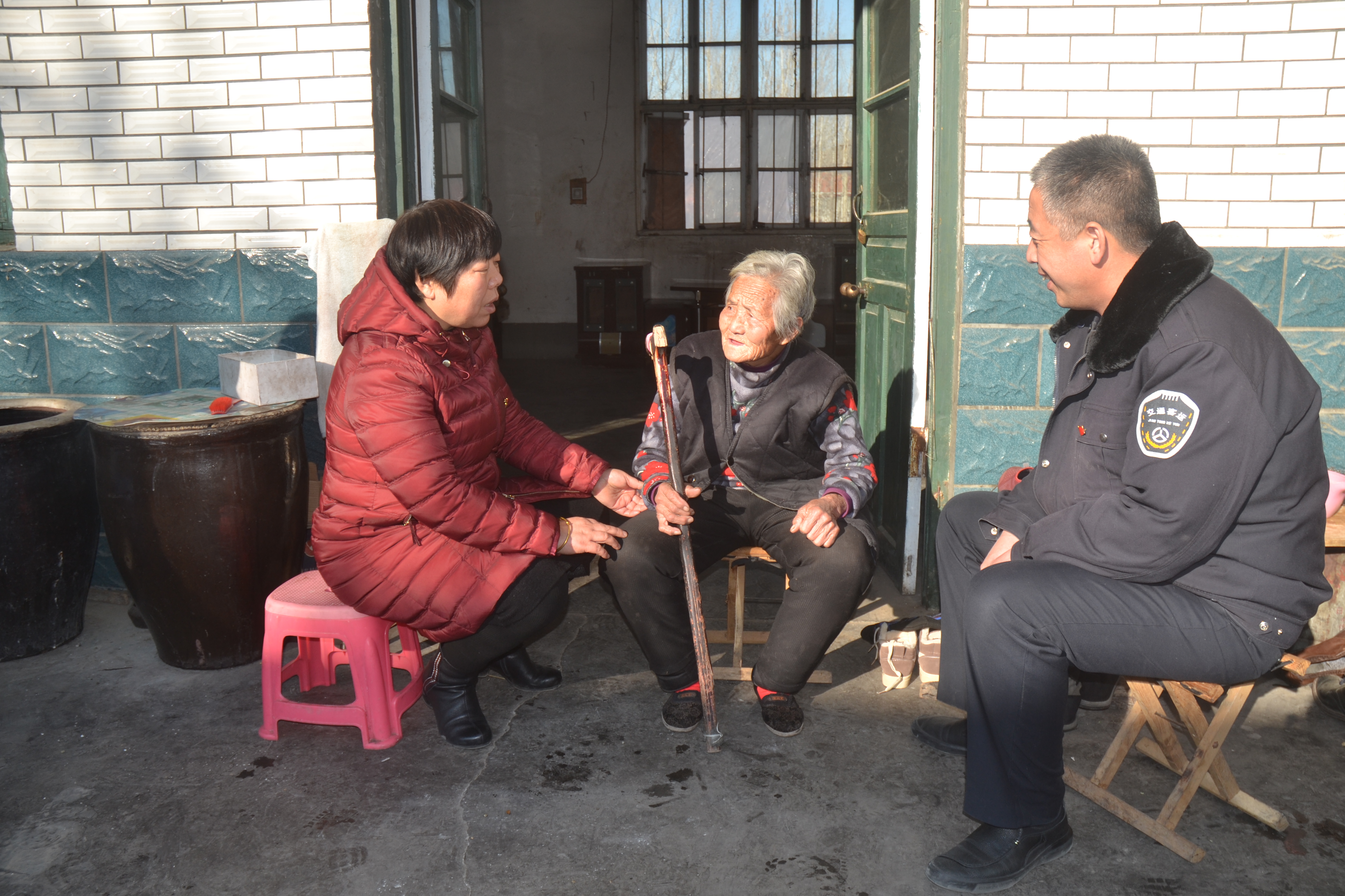 心连心义工关爱老党员、退伍军人、贫困家庭走访活动(图14)