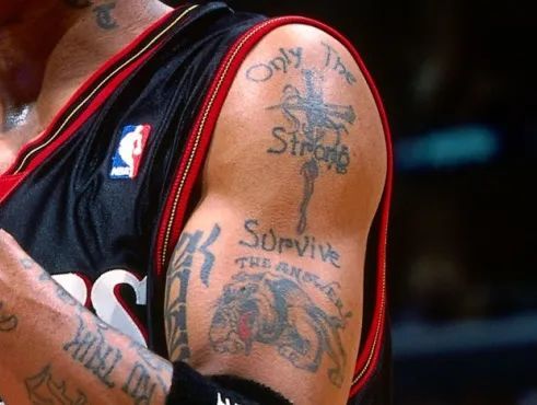 Basketball Characters-Allen Iverson: Using Tattoos to Write Basketball Life  - iNEWS