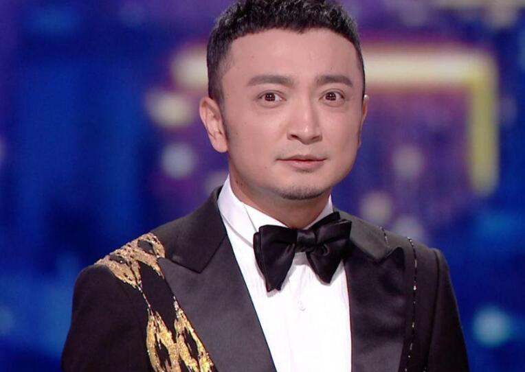 尼格买提：因王小丫进央视，连续主持春晚7年！结婚8年没生孩子