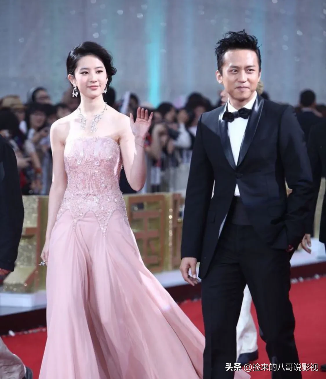 跟男演员从来没有CP感的刘亦菲,站在邓超旁边竟然配一脸?