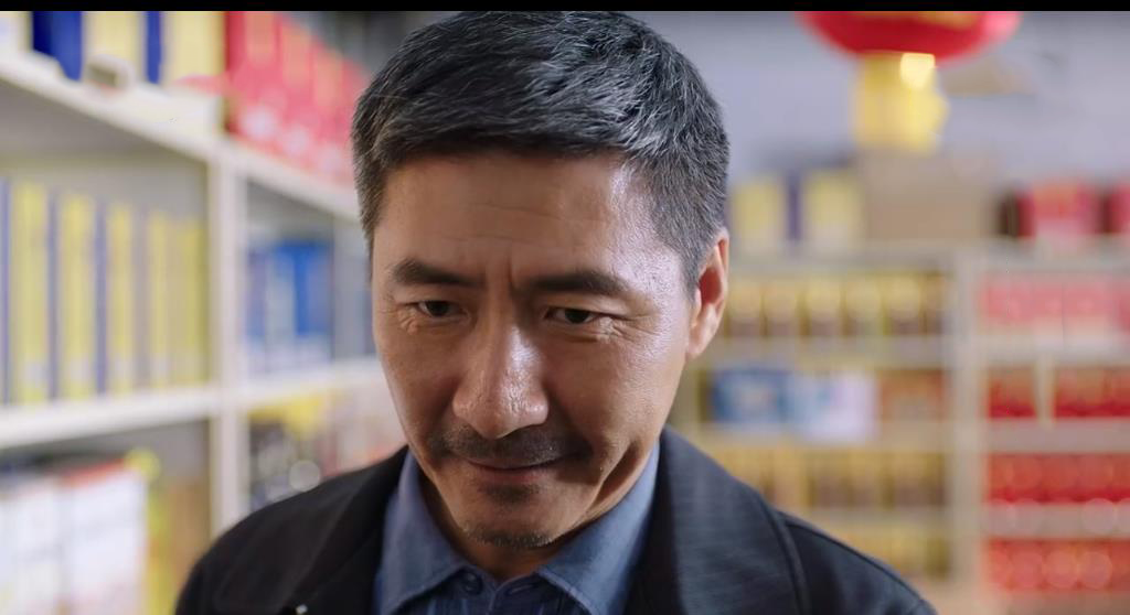 两人同岁曾经演师徒，新剧中徒弟发福显老，师傅反而显年轻