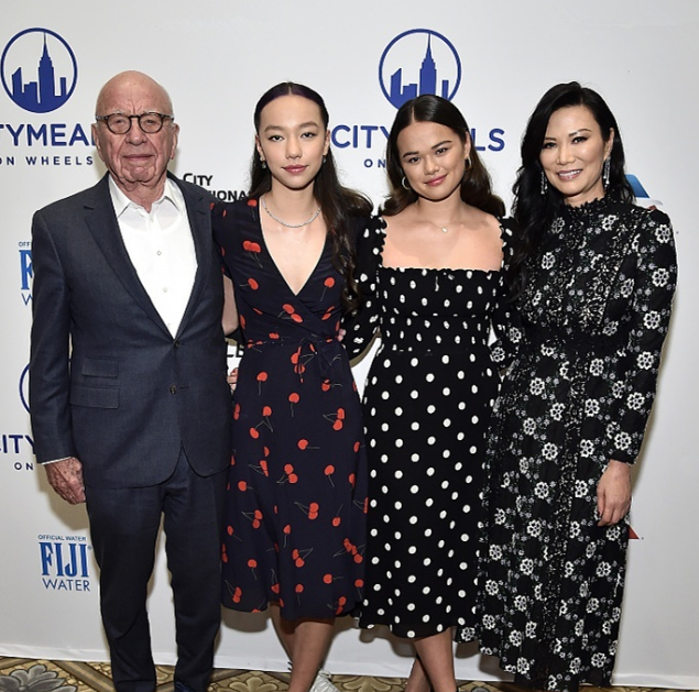 我要把邓文迪拉下神坛！叫嚷着让她出书的姐们儿，给我全部闭嘴