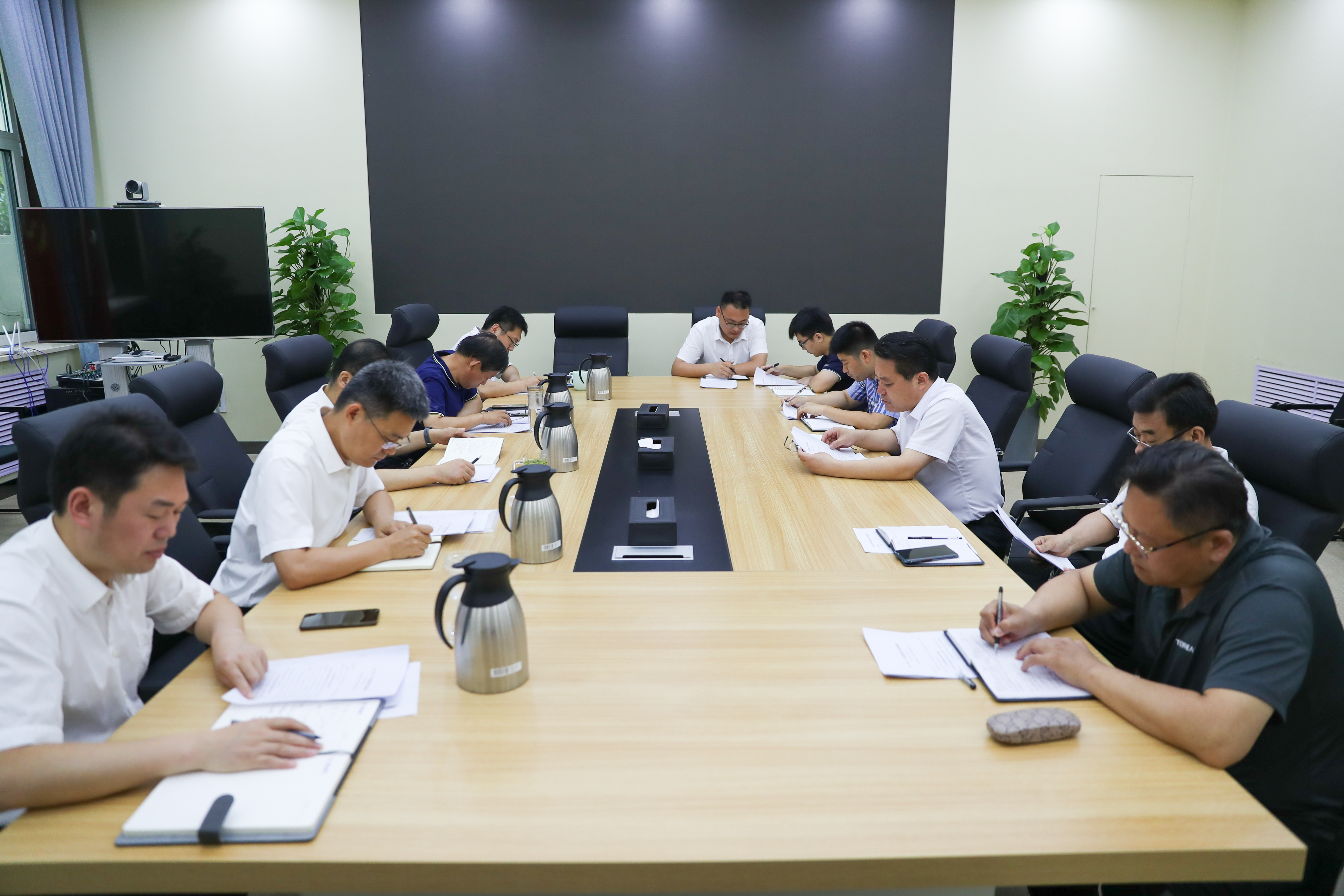 济南新材料产业园区召开固定资产投资工作专班调度会