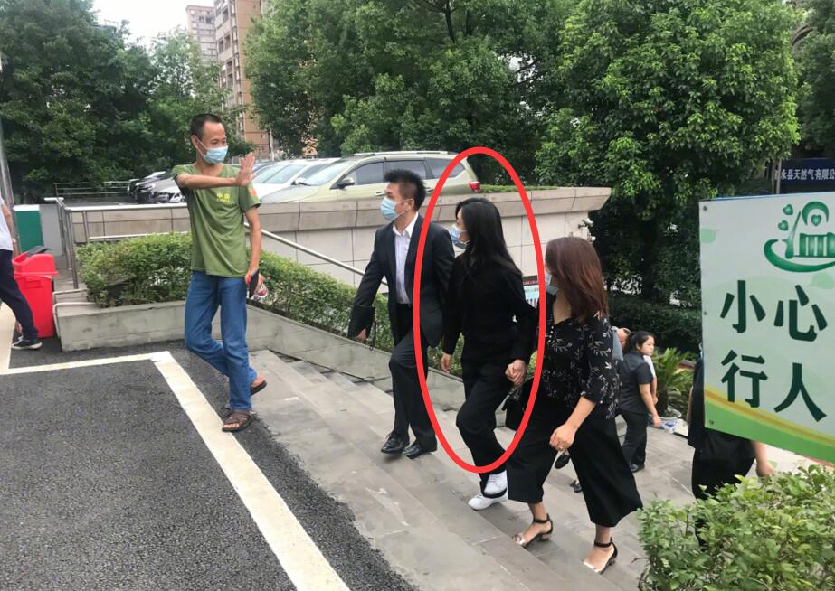 在被|谭松韵经纪人在被撞案庭审后发声 透露松韵近况，用词暖心惹人泪目