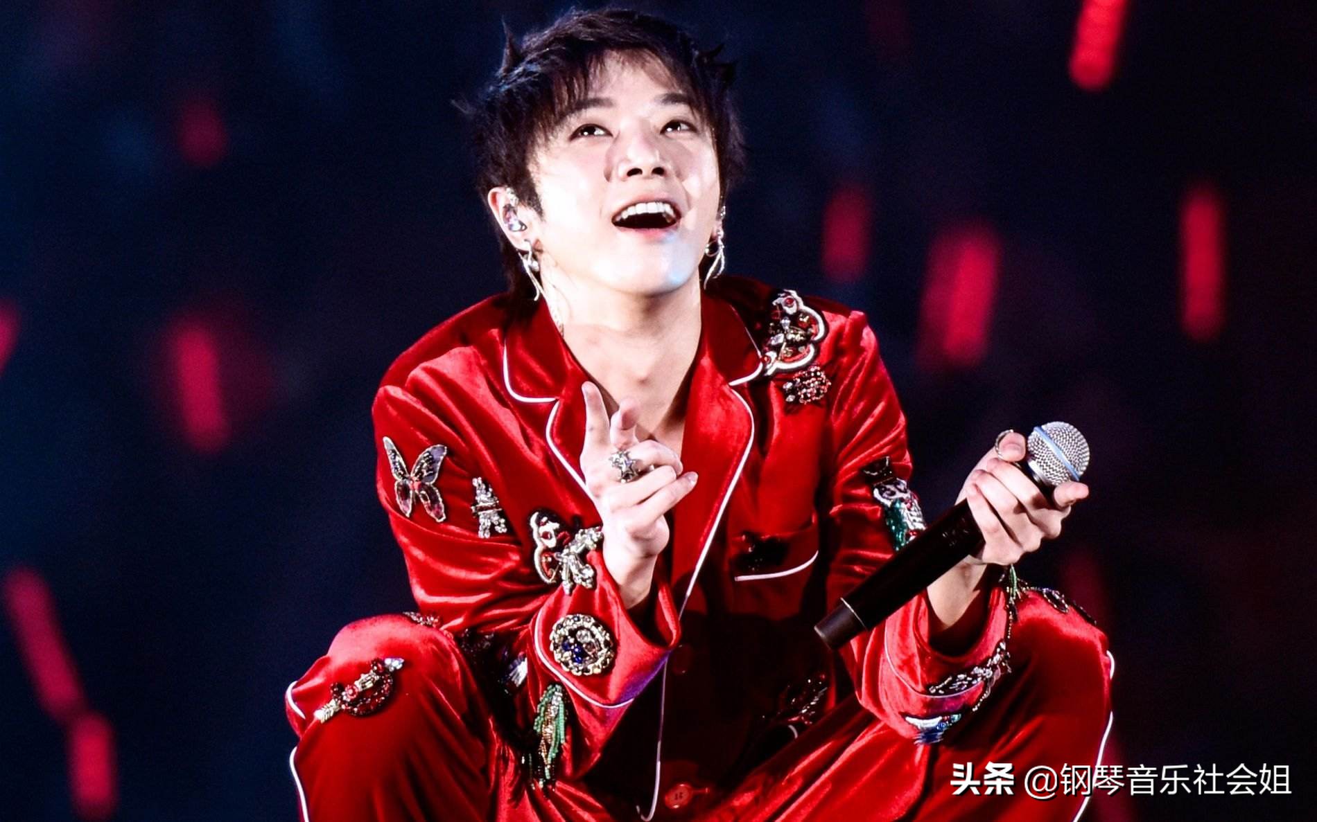 音乐风云榜：超女的狂欢，流量的聚集，十大金