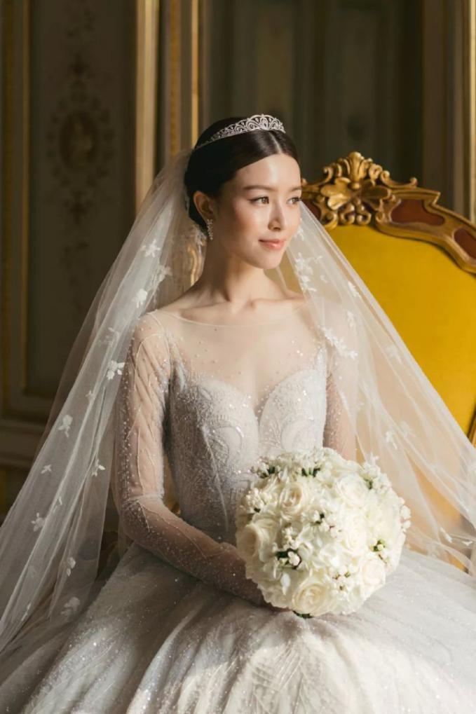 婚纱造型大盘点，热巴身材令人羡慕！可惜遇到