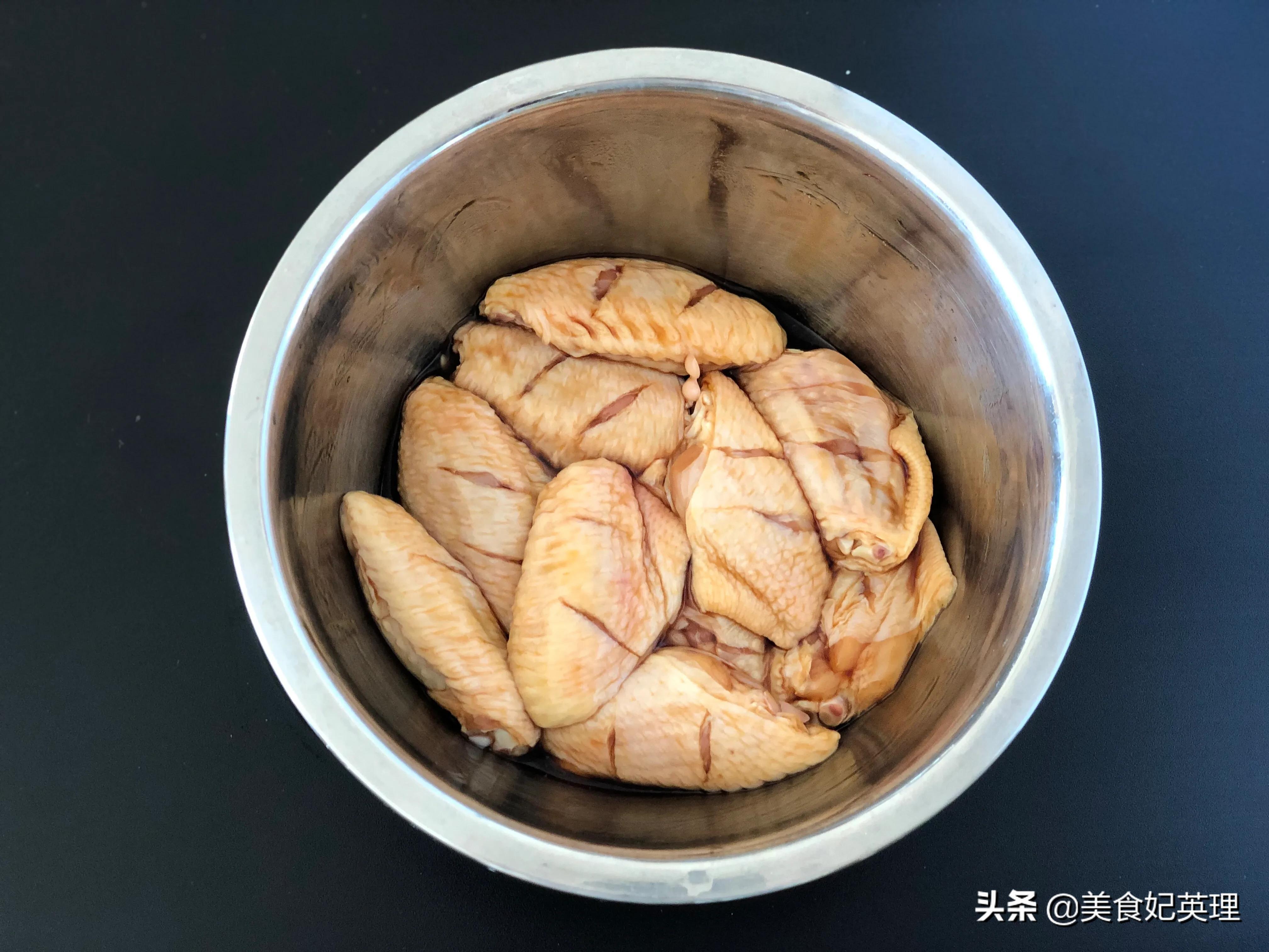 鸡翅这样做外皮酥脆掉渣，都是家常调料，学会了谁都是5星大厨