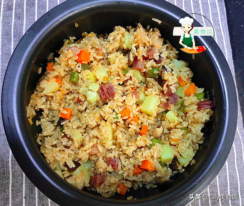 天冷了，我最爱做这美味，饭菜一锅出，营养美味，大人孩子都爱吃