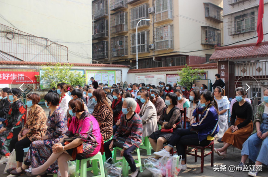 遂宁市市场监管局开展城乡接合部假冒伪劣商品辨假识假和校园食品安全​宣传活动