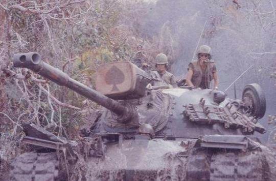 美国打了十年越战，为何宁愿战败也不用核武器