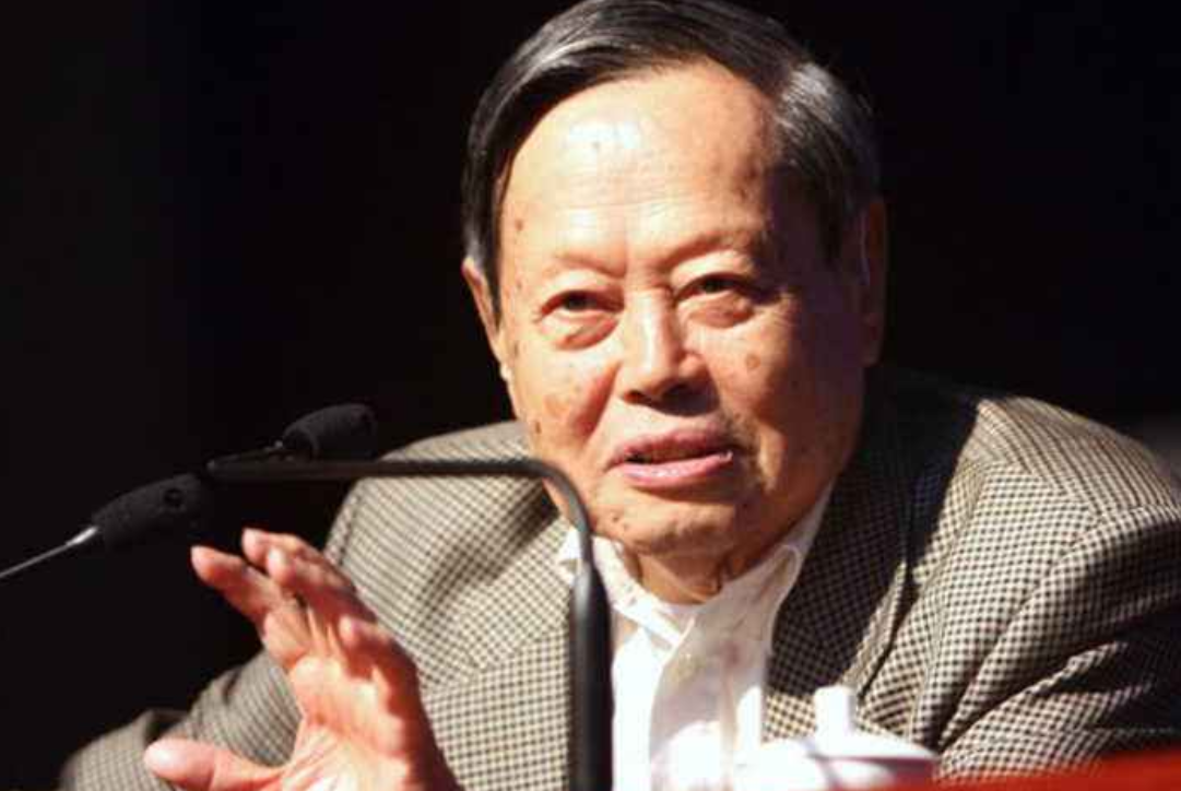 杨振宁曾和爱因斯坦长谈1.5小时，杨：这是我一生中最后悔的事