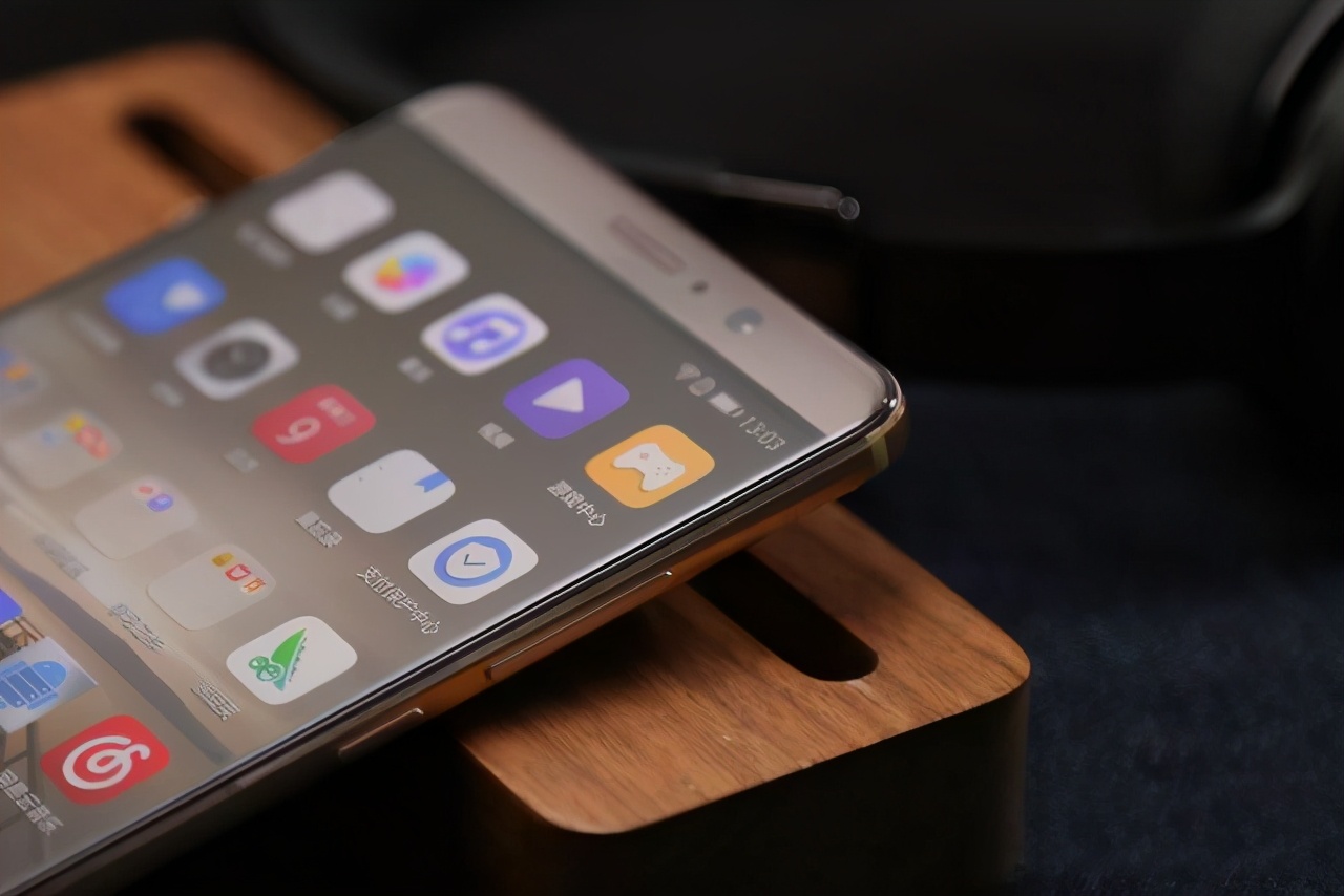 号称18个月不卡的华为Mate9，五年过去了还能用吗