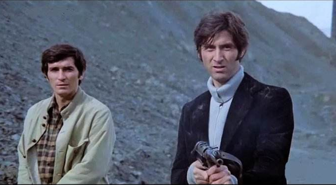 《瓦尔特保卫萨拉热窝》故事，主演是铁托朋友