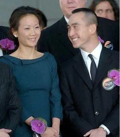 纵豪门浮华，只爱一人，“花心”赌王的“专情”儿子何猷龙
