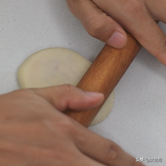 3两面粉做了9个老婆饼，正宗配方做法不难，皮脆馅香全家都爱