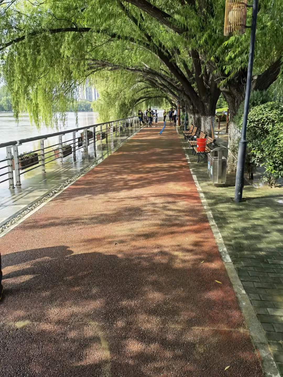 清晨起行动！500余名漯河城管展开清淤