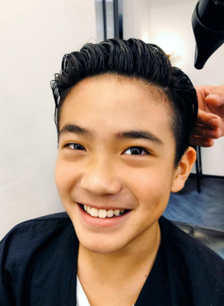 曹格12歲兒子長大啦！ 逆襲成帥氣鮮肉，梳爸爸同款油頭顯成熟