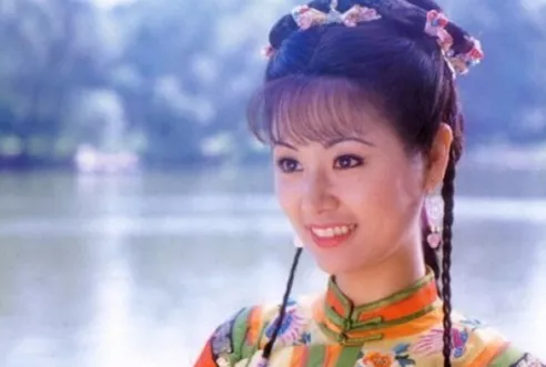 《还珠格格》开播23年后：原来容嬷嬷扎的都是坏人啊
