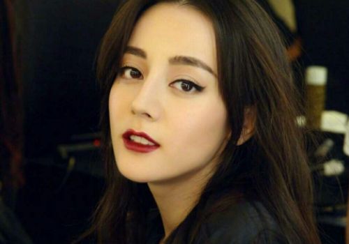 迪丽热巴的《枕上书》未完结，却迎来好消息，