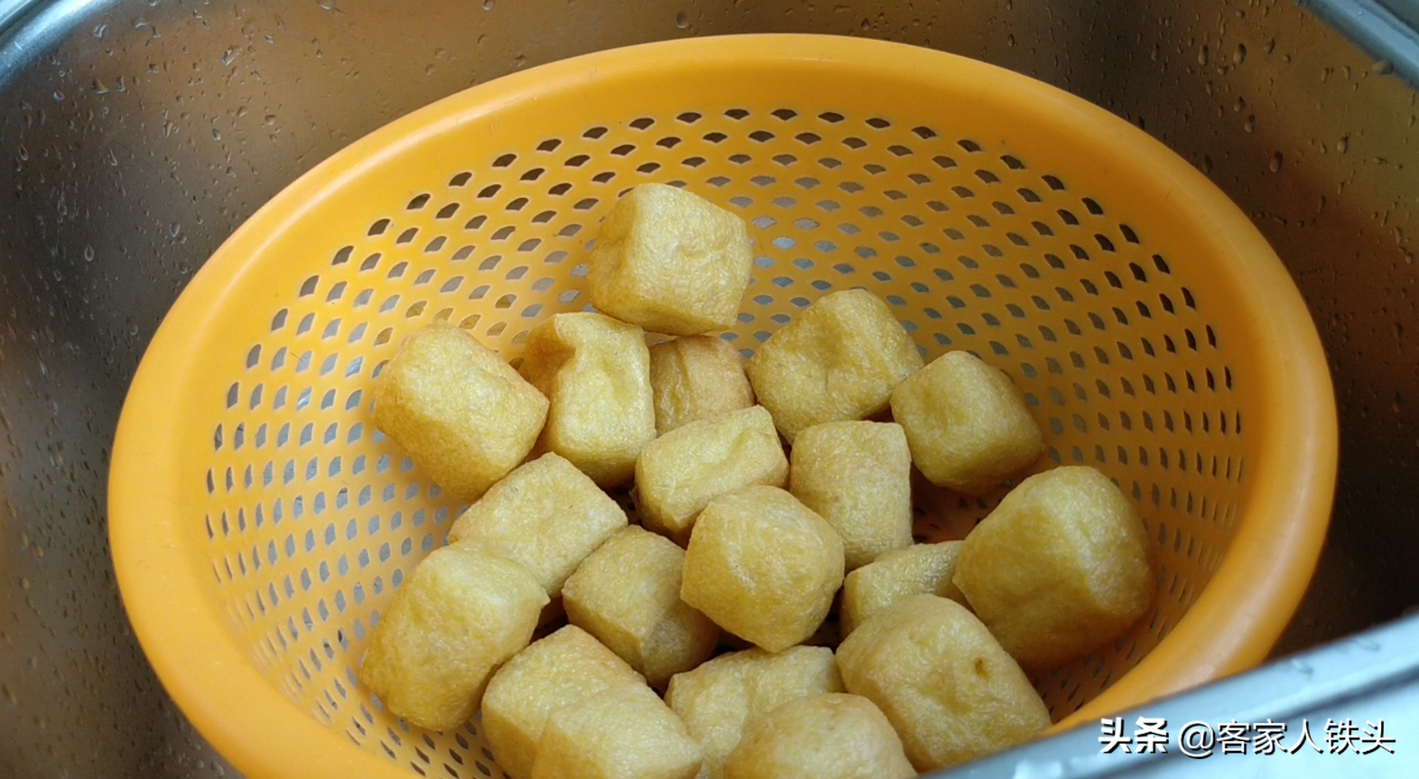 油豆腐和肉最過癮的吃法，不釀不蒸，大刀一切簡單做，噴香又下飯