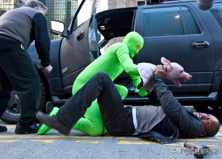 好莱坞大片的真实幕后画面，拍摄现场要多尴尬有多尴尬