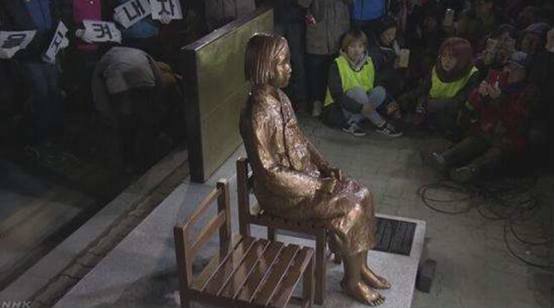 她13岁被拐走做慰安妇，晚年拿出此物控诉日本，