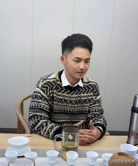 短视频创业：从娱乐到电商，主播衣哥去年卖了20亿