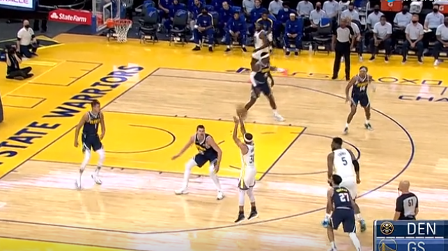 【影片】熟悉的味道！Curry復出後第一顆三分，手起刀落板凳席隊友提前慶祝！-黑特籃球-NBA新聞影音圖片分享社區