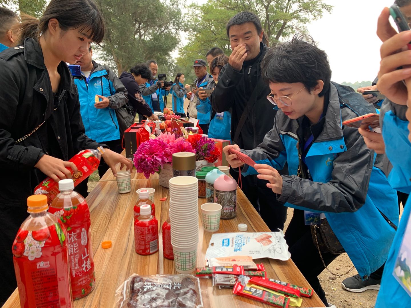 网络达人浪固原走进刘姥姥农庄