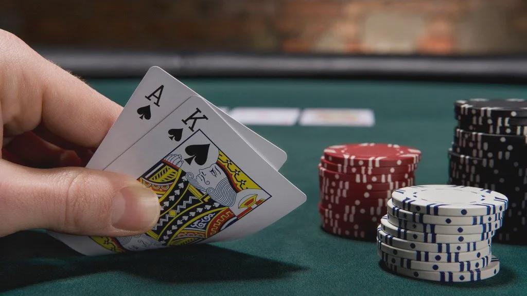 悉尼华人和朋友联手出老千，在赌场作弊，非法赢到好几万，刚判了