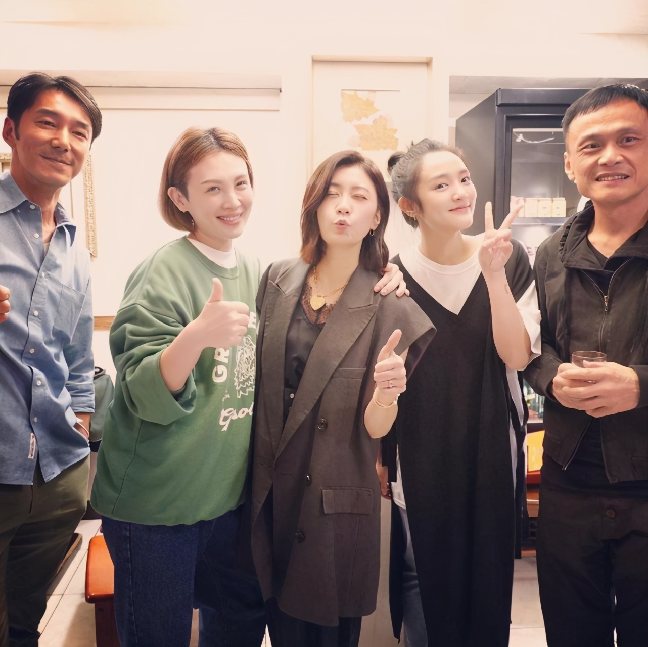 賈靜雯才是人生贏家，二婚後生活幸福，和前夫恩恩怨怨也宣告結束