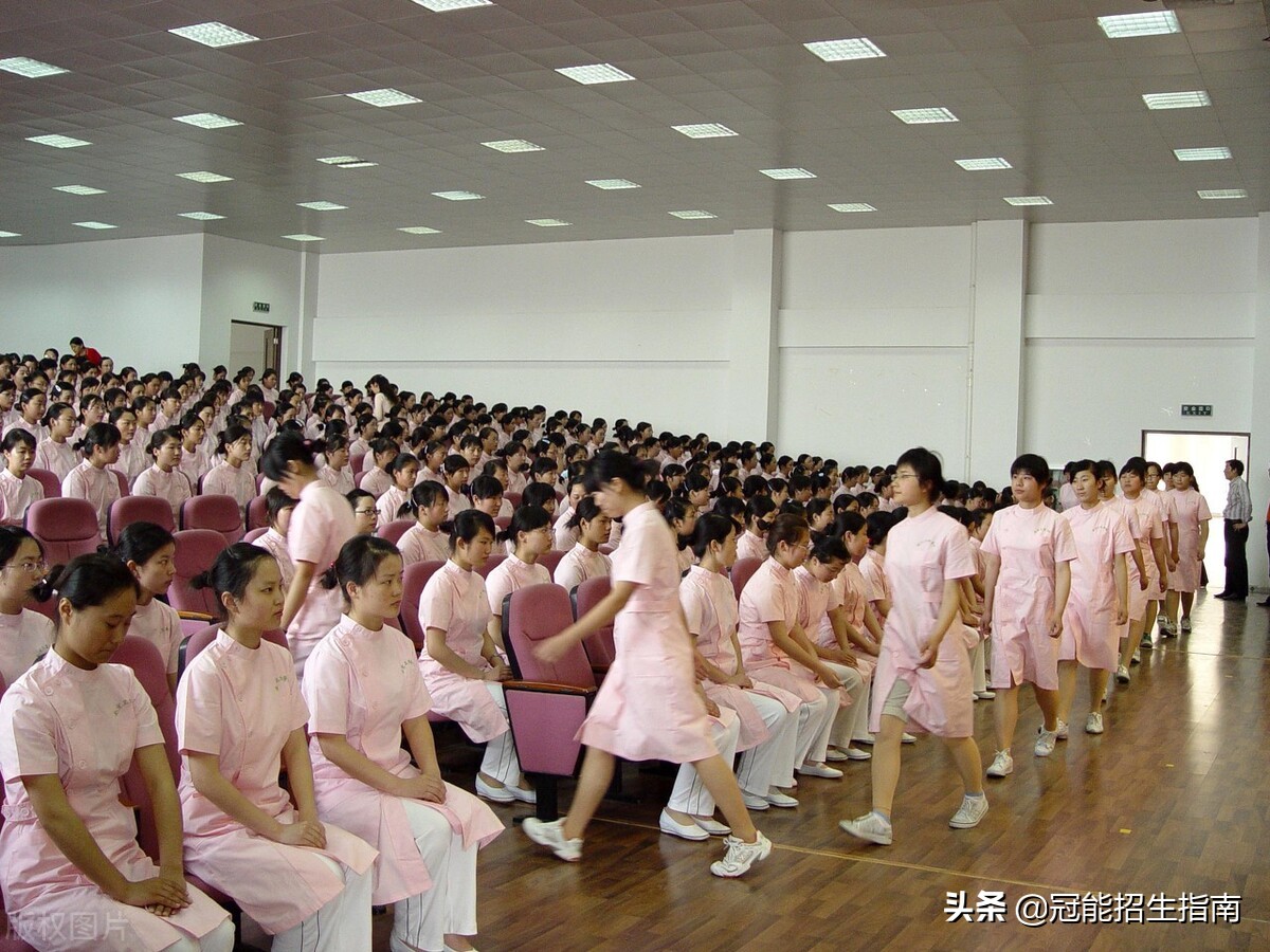 初中毕业生想学医药卫生类专业，怎么挑选属于自己的卫校？