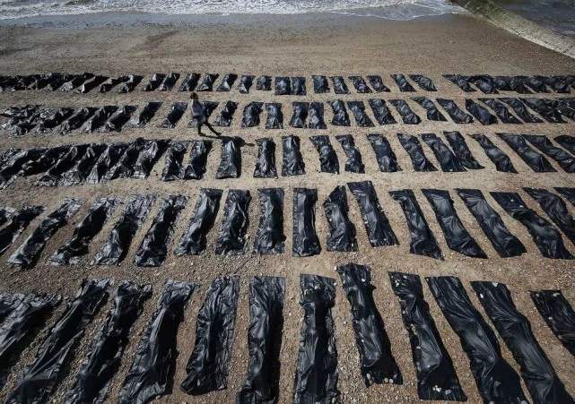 死亡人数破9万，纽约火葬场不堪重负，美军收尸压力过大患精神病